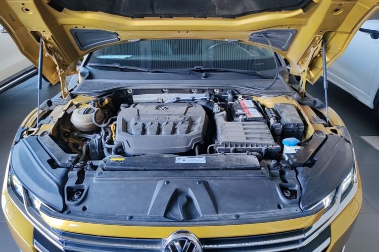 Used Volkswagen FAW-Volkswagen CC 2019 330TSI Glamour Edition China V Standard Engine Bay