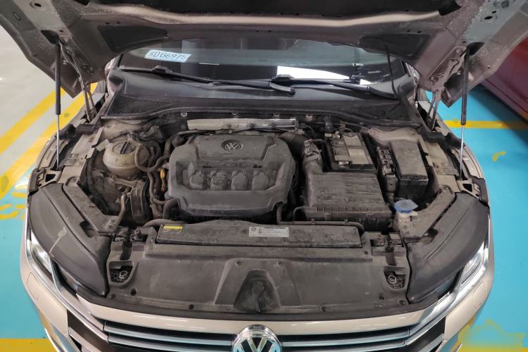 Used Volkswagen FAW-Volkswagen CC 2019 330TSI Glamour Edition China V Standard Engine Bay
