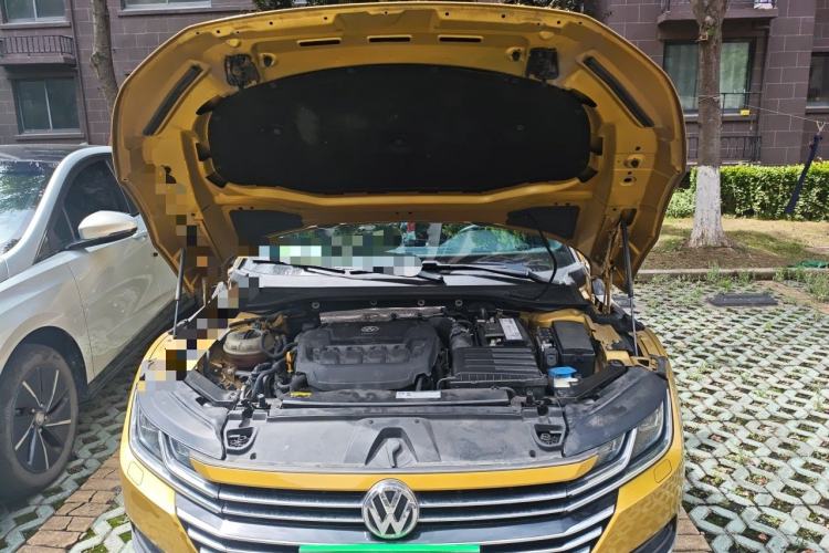 Used Volkswagen FAW-Volkswagen CC 2019 330TSI Glamour Edition China VI Engine Bay