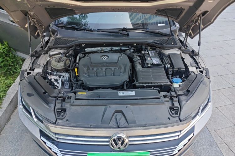 Used Volkswagen FAW-Volkswagen CC 2019 330TSI Huayan Edition China VI Engine Bay