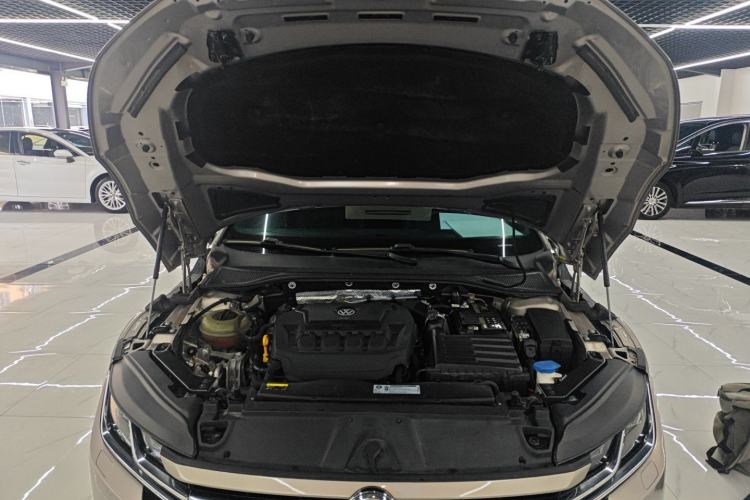 Used Volkswagen FAW-Volkswagen CC 2019 330TSI Glamour Edition China V Standard Engine Bay