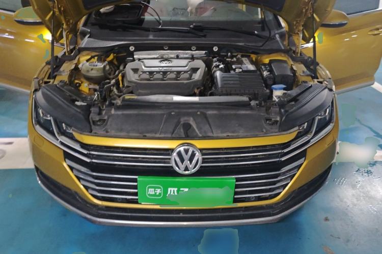 Used Volkswagen FAW-Volkswagen CC 2019 330TSI Glamour Edition China VI Engine Bay