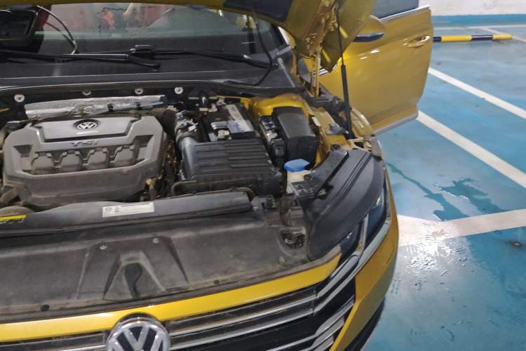 Used Volkswagen FAW-Volkswagen CC 2019 330TSI Glamour Edition China VI Engine Bay Left