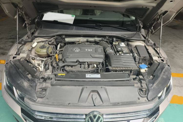 Used Volkswagen FAW-Volkswagen CC 2019 380TSI Yeyan Edition China VI Standard Engine Bay