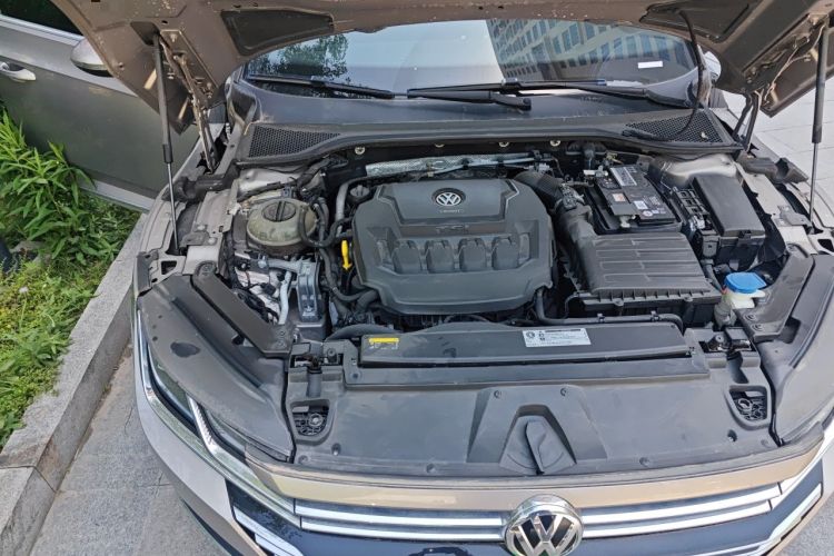 Used Volkswagen FAW-Volkswagen CC 2019 330TSI Huayan Edition China VI Engine Bay Right