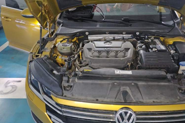Used Volkswagen FAW-Volkswagen CC 2019 330TSI Glamour Edition China VI Engine Bay Right