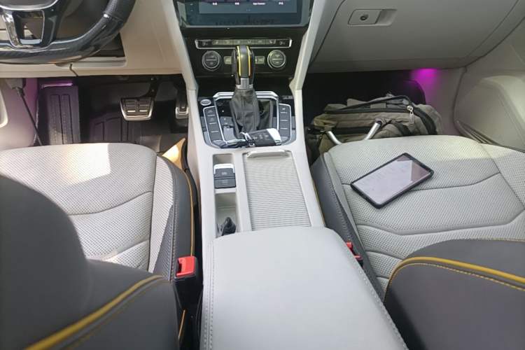 Used Volkswagen FAW-Volkswagen CC 2019 380TSI Yeyan Edition China V Standard Gear Lever