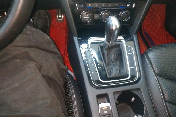Used Volkswagen FAW-Volkswagen CC 2019 330TSI Glamour Edition China V Standard Gear Lever