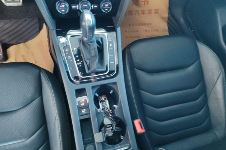Used Volkswagen FAW-Volkswagen CC 2019 330TSI Glamour Edition China V Standard Gear Lever
