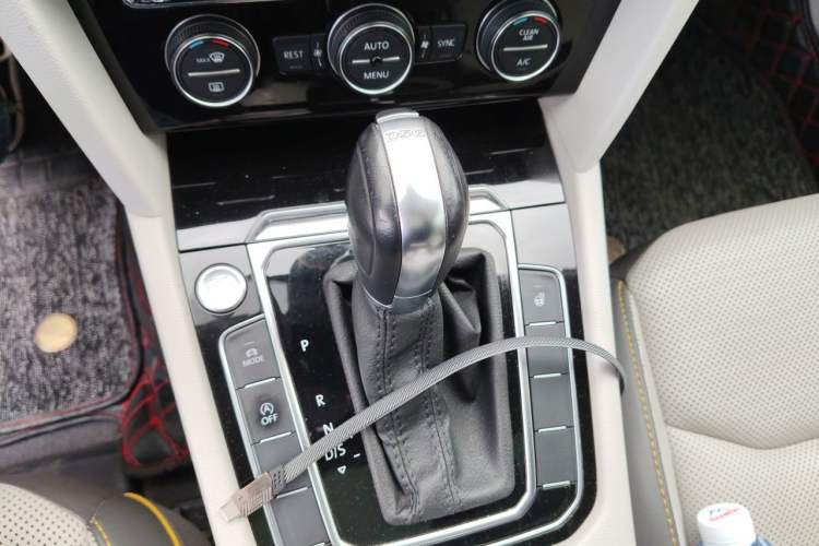 Used Volkswagen FAW-Volkswagen CC 2019 380TSI Yeyan Edition China V Standard Gear Lever