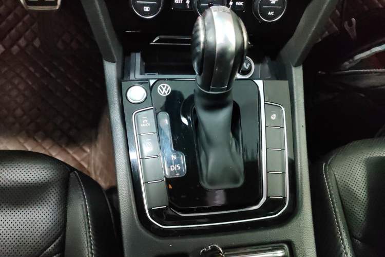 Used Volkswagen FAW-Volkswagen CC 2019 330TSI Glamour Edition China V Standard Gear Lever
