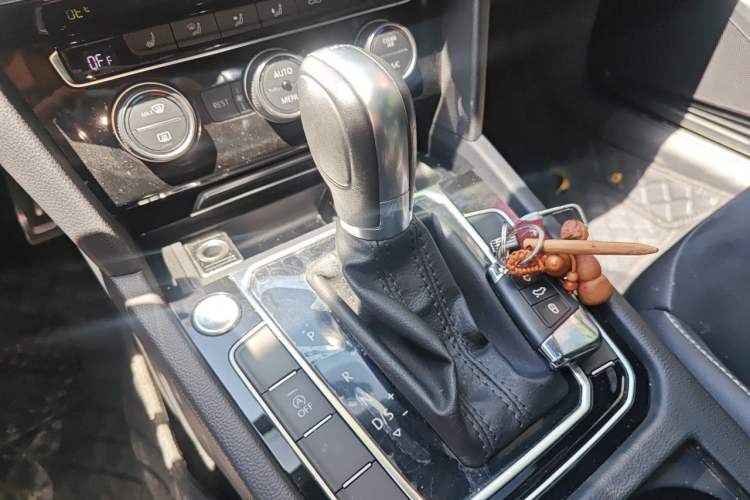 Used Volkswagen FAW-Volkswagen CC 2019 330TSI Huayan Edition China VI Gear Lever