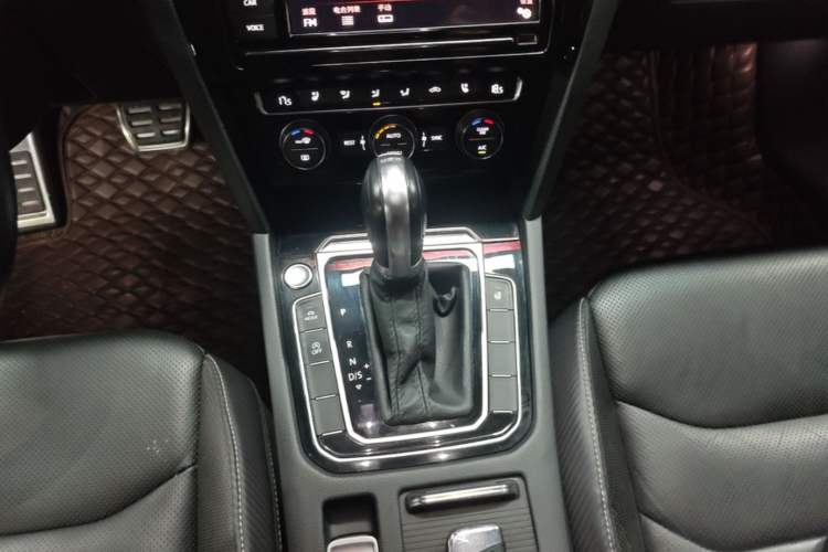 Used Volkswagen FAW-Volkswagen CC 2019 330TSI Glamour Edition China VI Gear Lever