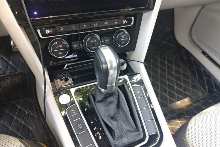 Used Volkswagen FAW-Volkswagen CC 2019 380TSI Yeyan Edition China V Standard Gear Lever