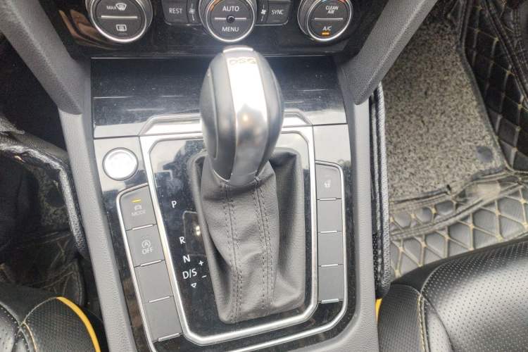 Used Volkswagen FAW-Volkswagen CC 2019 330TSI Glamour Edition China V Standard Gear Lever