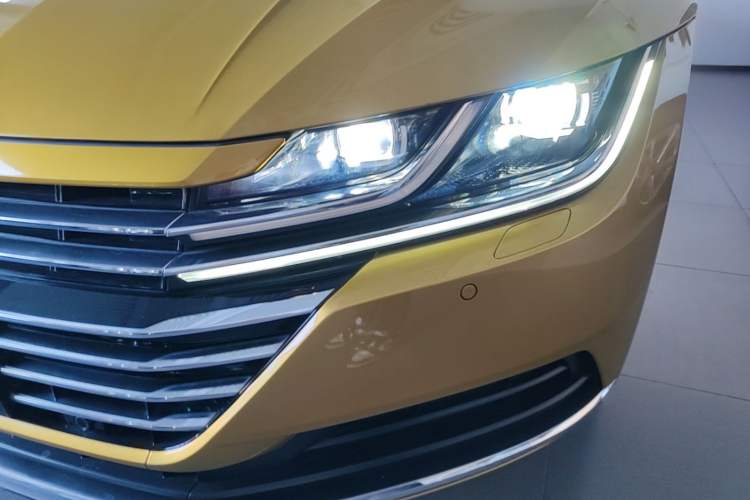 Used Volkswagen FAW-Volkswagen CC 2019 330TSI Glamour Edition China V Standard Left Front Headlight