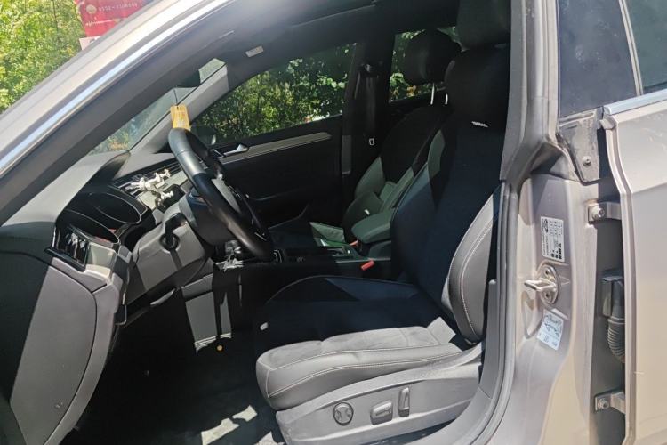 Used Volkswagen FAW-Volkswagen CC 2019 330TSI Huayan Edition China VI Left Front Seat