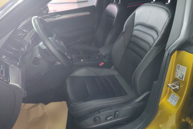 Used Volkswagen FAW-Volkswagen CC 2019 330TSI Glamour Edition China VI Left Front Seat