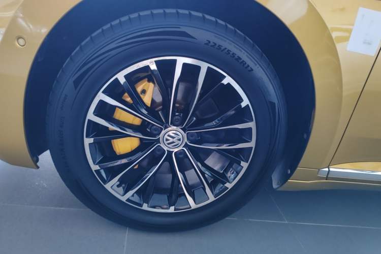 Used Volkswagen FAW-Volkswagen CC 2019 330TSI Glamour Edition China V Standard Left Front Wheel Hub
