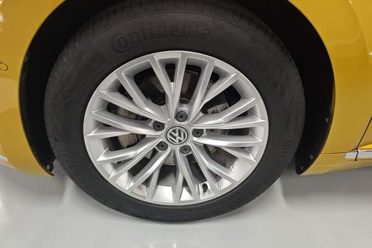 Used Volkswagen FAW-Volkswagen CC 2019 330TSI Glamour Edition China VI Left Front Wheel Hub