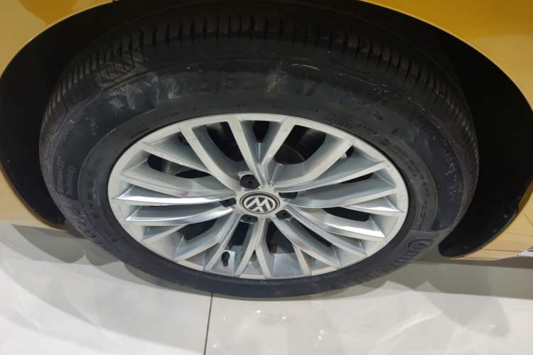 Used Volkswagen FAW-Volkswagen CC 2019 330TSI Glamour Edition China VI Left Front Wheel Hub