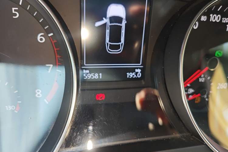 Used Volkswagen FAW-Volkswagen CC 2019 330TSI Huayan Edition China VI Odometer Close Up