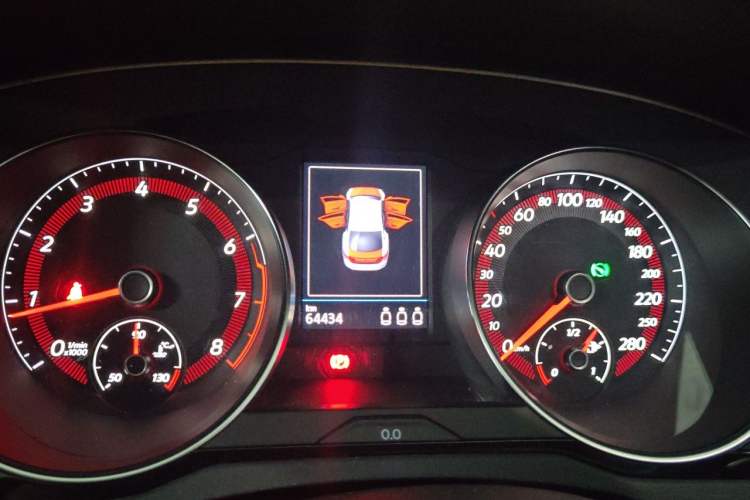 Used Volkswagen FAW-Volkswagen CC 2019 330TSI Glamour Edition China VI Odometer Close Up