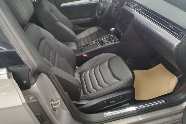 Used Volkswagen FAW-Volkswagen CC 2019 330TSI Glamour Edition China V Standard Right Front Seat