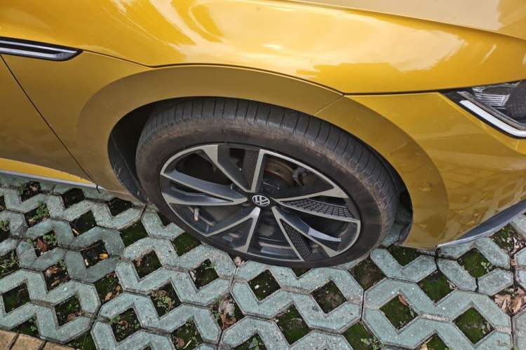 Used Volkswagen FAW-Volkswagen CC 2019 330TSI Glamour Edition China VI Right Front Wheel Hub