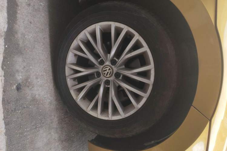 Used Volkswagen FAW-Volkswagen CC 2019 330TSI Glamour Edition China VI Right Front Wheel Hub