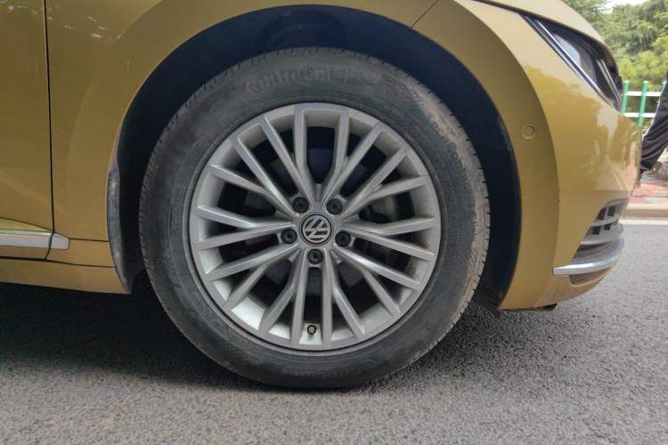 Used Volkswagen FAW-Volkswagen CC 2019 330TSI Glamour Edition China VI Right Front Wheel Hub