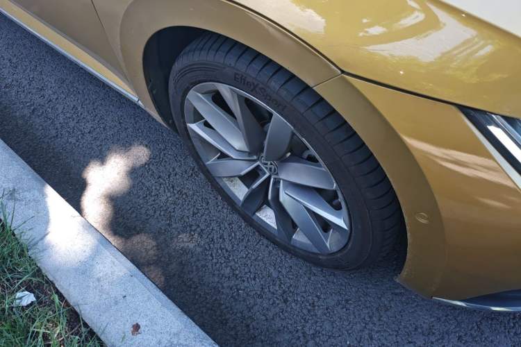 Used Volkswagen FAW-Volkswagen CC 2019 380TSI Yeyan Edition China V Standard Right Front Wheel Hub