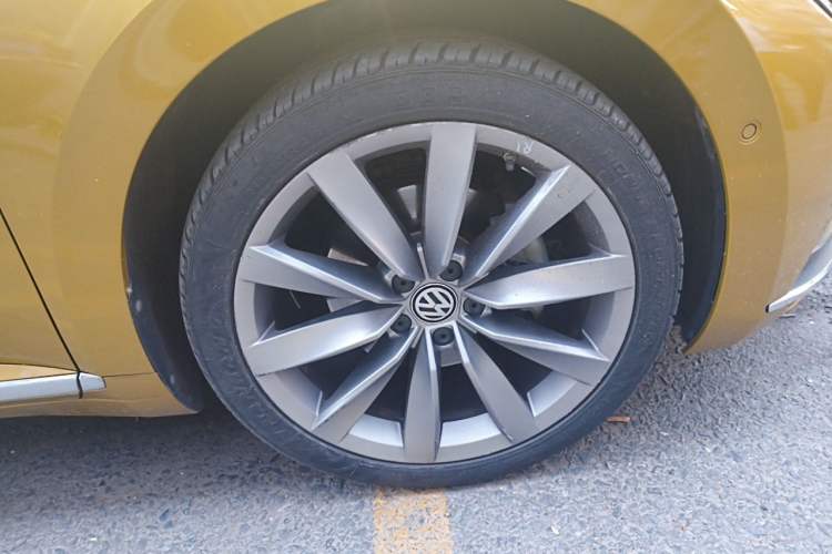 Used Volkswagen FAW-Volkswagen CC 2019 380TSI Yeyan Edition China V Standard Right Front Wheel Hub