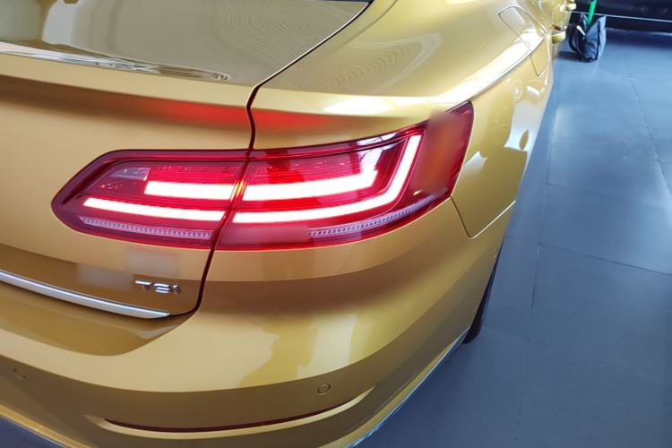 Used Volkswagen FAW-Volkswagen CC 2019 330TSI Glamour Edition China V Standard Right Rear Taillight
