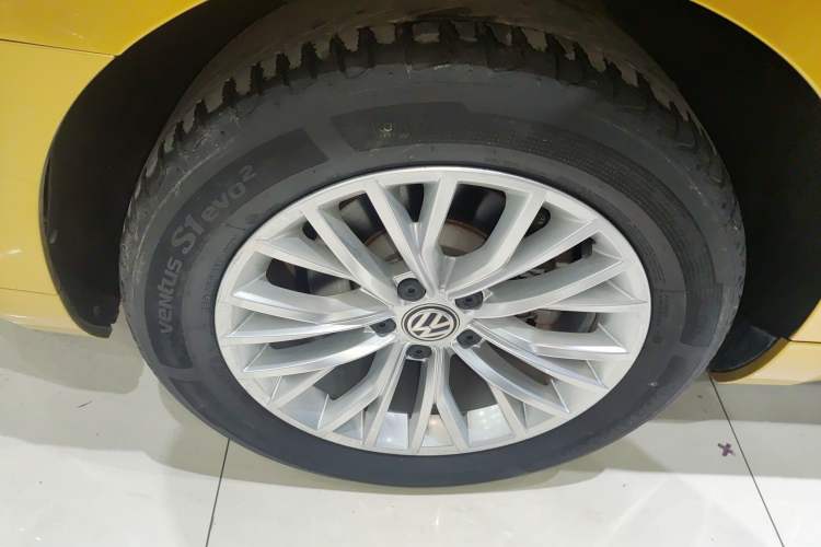 Used Volkswagen FAW-Volkswagen CC 2019 330TSI Glamour Edition China VI Right Rear Wheel Hub