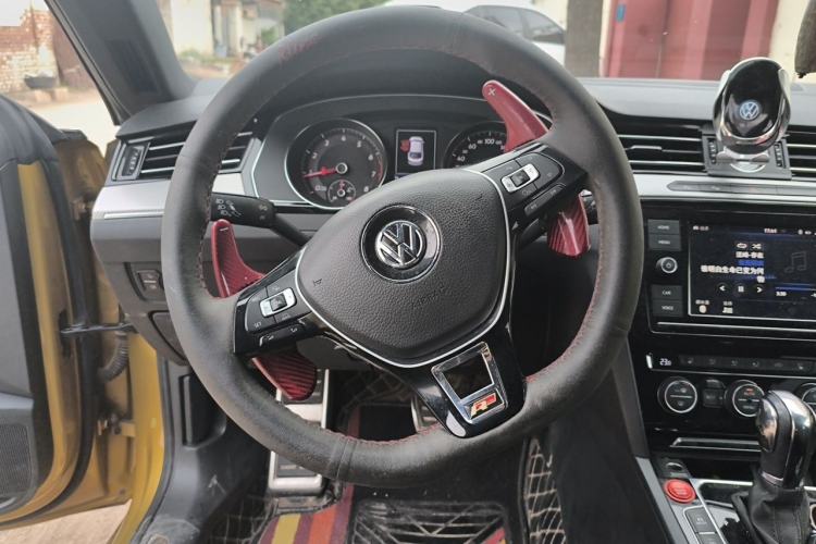 Used Volkswagen FAW-Volkswagen CC 2019 330TSI Glamour Edition China VI Steering Wheel