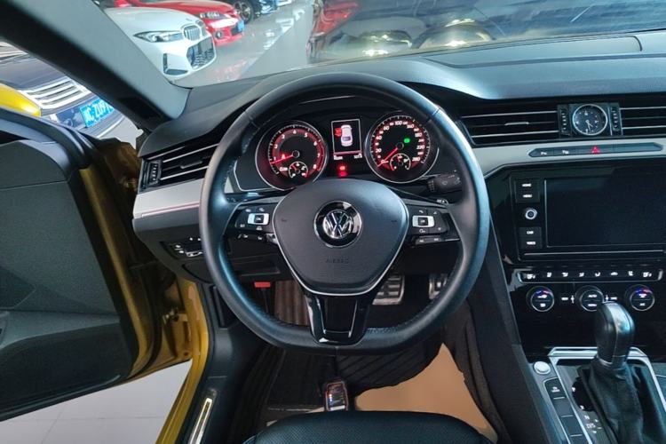 Used Volkswagen FAW-Volkswagen CC 2019 330TSI Glamour Edition China V Standard Steering Wheel