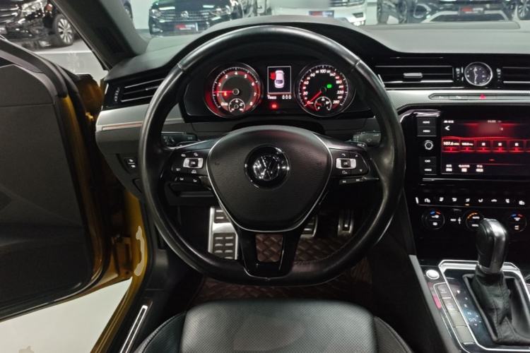 Used Volkswagen FAW-Volkswagen CC 2019 330TSI Glamour Edition China VI Steering Wheel