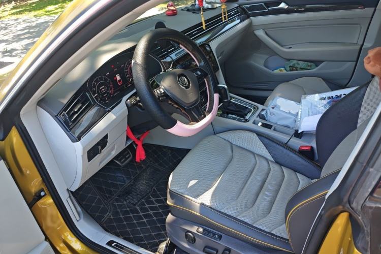 Used Volkswagen FAW-Volkswagen CC 2019 380TSI Yeyan Edition China V Standard Steering Wheel