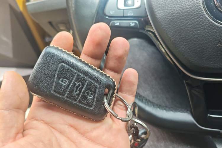 Used Volkswagen FAW-Volkswagen CC 2019 330TSI Glamour Edition China VI Vehicle Key
