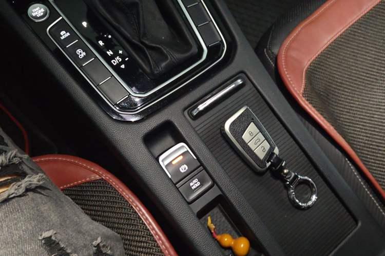 Used Volkswagen FAW-Volkswagen CC 2019 330TSI Glamour Edition China VI Vehicle Key