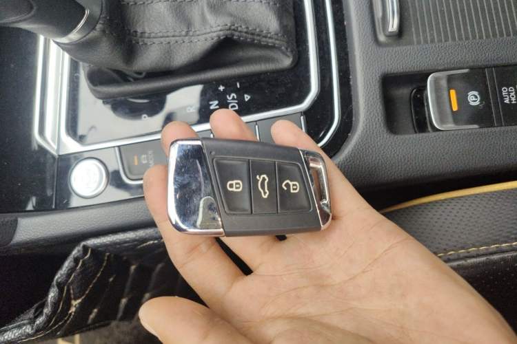 Used Volkswagen FAW-Volkswagen CC 2019 330TSI Glamour Edition China V Standard Vehicle Key