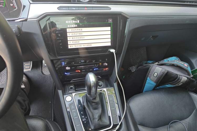 Used Volkswagen FAW-Volkswagen CC 2020 330TSI Glamour Edition China VI Standard Audio And AC Panel