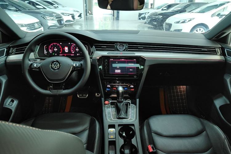 Used Volkswagen FAW-Volkswagen CC 2020 330TSI Glamour Edition China VI Standard Center Console