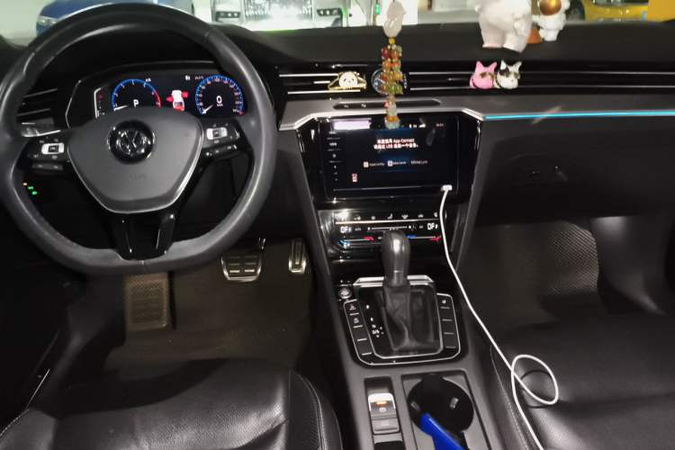 Used Volkswagen FAW-Volkswagen CC 2020 330TSI Glamour Edition China VI Standard Center Console