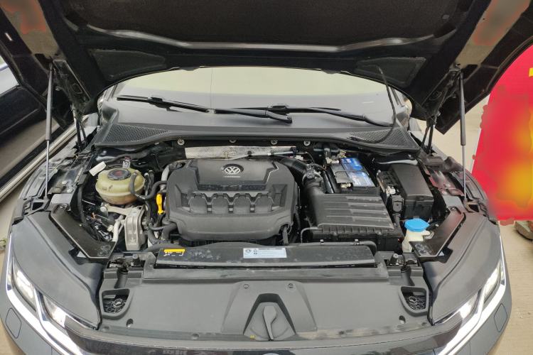 Used Volkswagen FAW-Volkswagen CC 2020 330TSI Glamour Edition China VI Standard Engine Bay