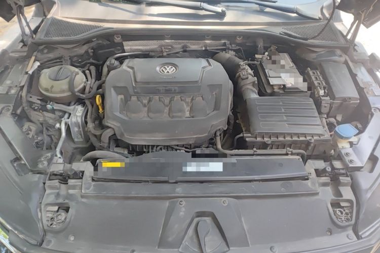 Used Volkswagen FAW-Volkswagen CC 2020 330TSI Glamour Edition China VI Standard Engine Bay