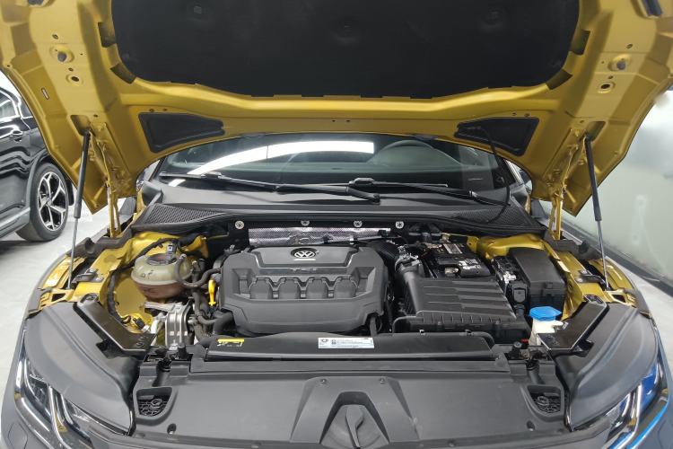 Used Volkswagen FAW-Volkswagen CC 2020 330TSI Glamour Edition China VI Standard Engine Bay