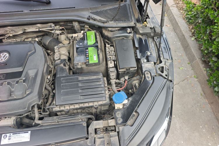 Used Volkswagen FAW-Volkswagen CC 2020 330TSI Glamour Edition China VI Standard Engine Bay Left