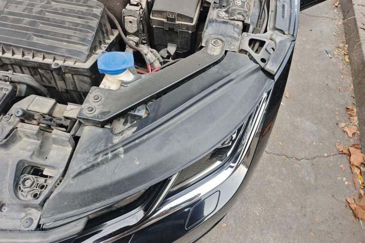 Used Volkswagen FAW-Volkswagen CC 2020 330TSI Glamour Edition China VI Standard Engine Bay Left